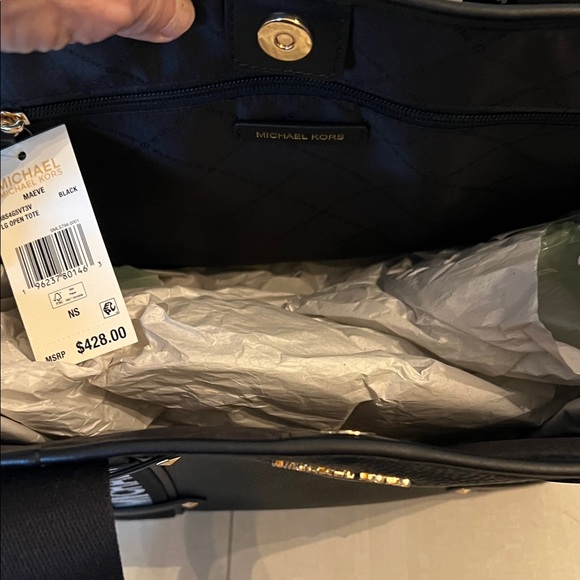 Michael Kors Maeve large open tote - Picture 7 of 7